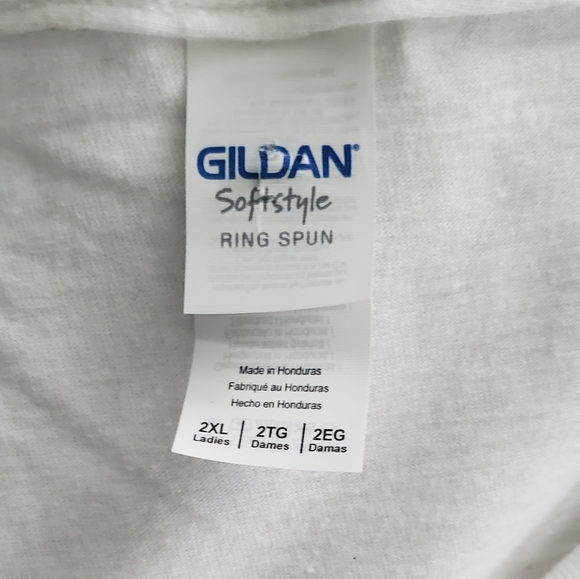 NWOT Ladies Country Music Hall of Fame short Sleeve V-neck Tee - Picture 3 of 5